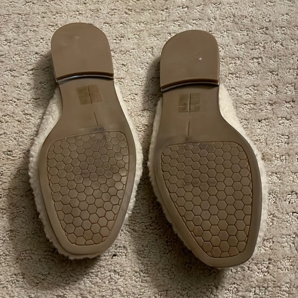 Dolce Vita Sherpa Slide Flats - Picture 2 of 4